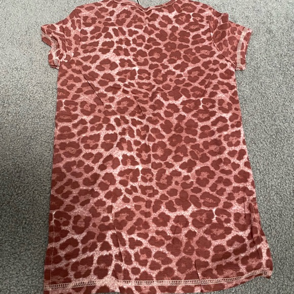 Brand new 7 for All Mankind t-shirt in 5T - Picture 4 of 4